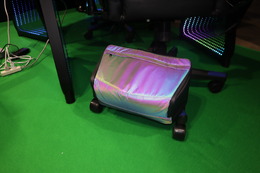 “光るから”だけじゃない!「ゲーミング」に込められた本当の理由―当て付けみたいなPOPも面白い「ゲーミング防災バッグ」ブースレポート【TGS2024】