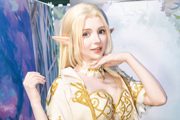 マジェスティック装備を纏うエルフ『リネージュII』/ソフィー(X:@PeachMilky_Cos)