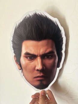 『無限大ANANTA』超特大リュックが目立ち過ぎ。『龍が如く』なりきりお面や『MIRESI』のセクシーイラストなど…気になるノベルティをピックアップ【TGS2025】