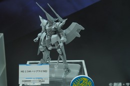 「機動戦士ガンダム ジークアクス」新作ガンプラ「HGハンブラビ」発表！「BANDAI SPIRITS」ブースでジオン脅威のMS群が一挙展示【イベントレポート】
