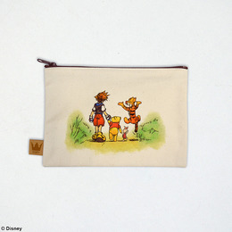 『キングダム ハーツ』人気グッズが発売間近!「100エーカーの森」イラストのポーチなど、6種展開