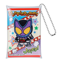 フラットガシャポンから「仮面ライダー」クリアポーチコレクションが登場!「ガウ」「555」など全5種、裏表デザインで楽しめる2WAY仕様