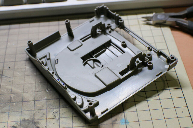 バンダイ2/5「セガサターン」プラモレビュー……90年代ゲームハードが模型として蘇る【ゲーム系プラモって実際どう？】