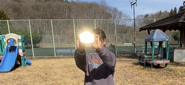 【実験】ファミコンのゴールドカートリッジ、その反射光はどこまで届く？その輝きは野山に満ちて