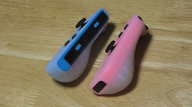 “ニンテンドースイッチ”ライフを100円均ショップでより快適に！グリップ力UP、ゲームカードをケースで整理、おすそわけ用ホルダーなど勢揃い