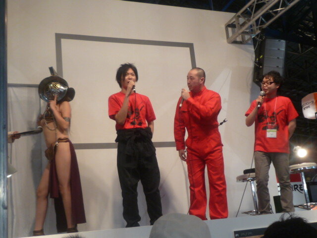 【TGS2009】謎の仮面をかぶった女戦士が登場！アクワイア『剣闘士』スペシャルステージ