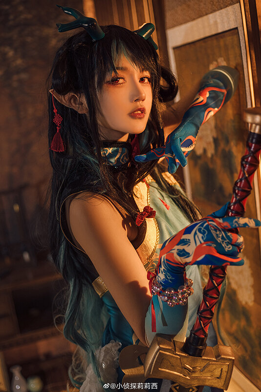 シー『アークナイツ』/モデル:探偵莉莉