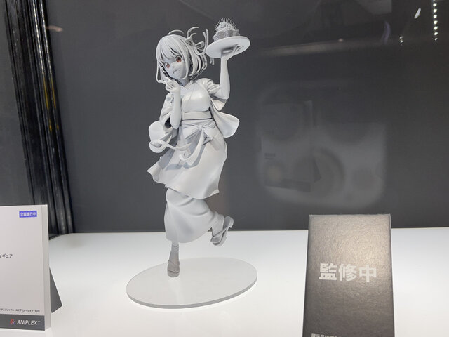 小島秀夫氏もハマる『リコリス・リコイル』から錦木千束のフィギュア原型がお披露目！喫茶リコリコの看板娘姿で登場【京まふ2022】