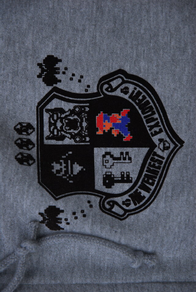 スウェットパーカーとフルジップパーカー