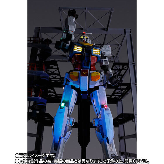 約10万円！横浜の「動くガンダム」がドック台座付属で大型可動フィギュア化―現地演出も再現できる豪華仕様