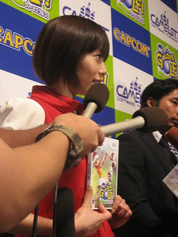 【CAPCOM Wii&DS新作タイトル発表会】井上和香さん囲み取材