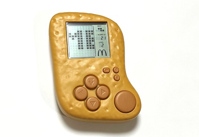 中国マクドナルドのチキンナゲット型『テトリス』専用ゲーム機を開封レビュー！発売の背景も徹底考察してみると…