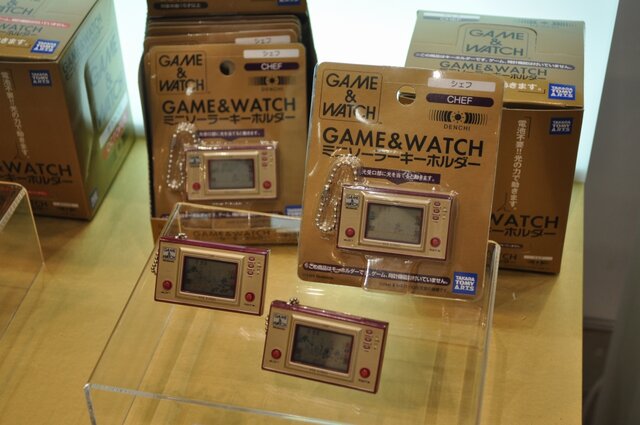 【TOYフォーラム2010】レトロゲーマー垂涎「GAME&WATCH ミニソーラーキーホルダー」