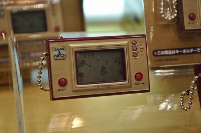 【TOYフォーラム2010】レトロゲーマー垂涎「GAME&WATCH ミニソーラーキーホルダー」