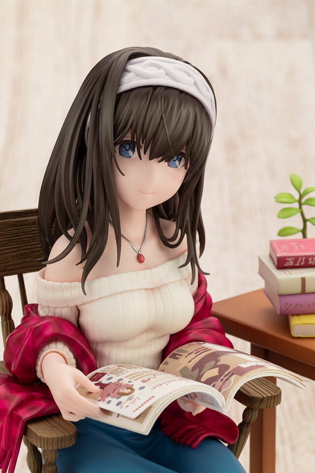 『デレマス』より、大胆なオフショルダーニットを着た「鷺沢文香」が立体化！限定版には表情がよく見える“前髪”と“微笑み顔”パーツなどが付属