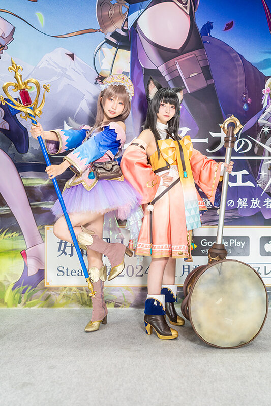 トトリ『レスレリアーナのアトリエ』／猫田あしゅ（X：@Nekota_Ashu）、イザナ『レスレリアーナのアトリエ』／はたのゆう(亜種)（X：@__htny__）