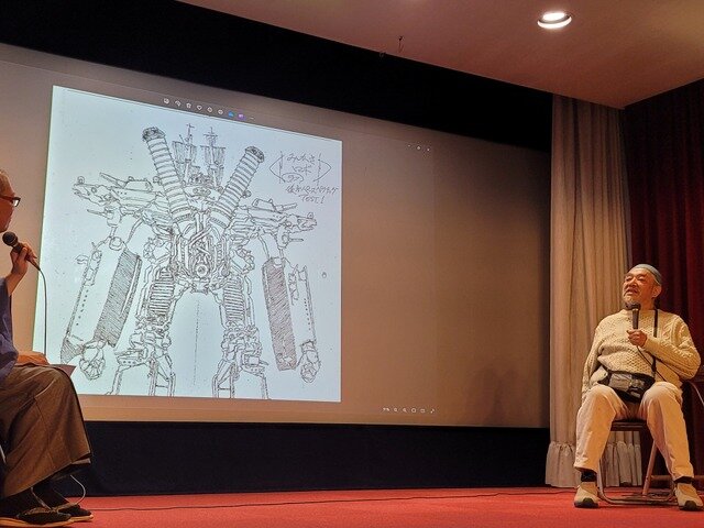 左手の衝角（ラム）と右手のスクリューがよく判るみかさロボ・デザインラフの背面図。