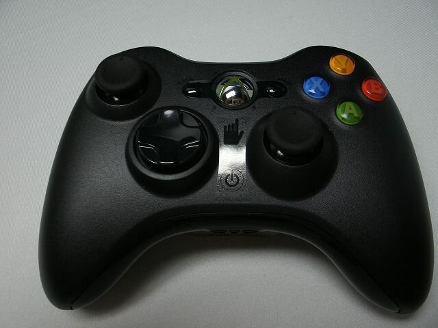 【E3 2010】これが新型Xbox360、スリムで静かに