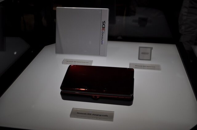 【E3 2010】ニンテンドー3DSは4カラーが展示