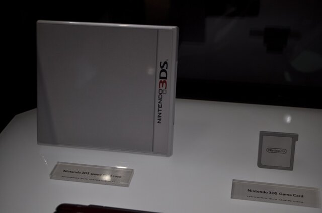 【E3 2010】ニンテンドー3DSは4カラーが展示