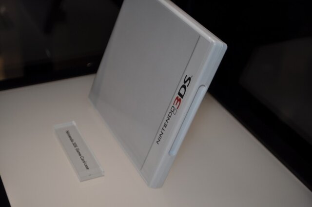 【E3 2010】ニンテンドー3DSは4カラーが展示