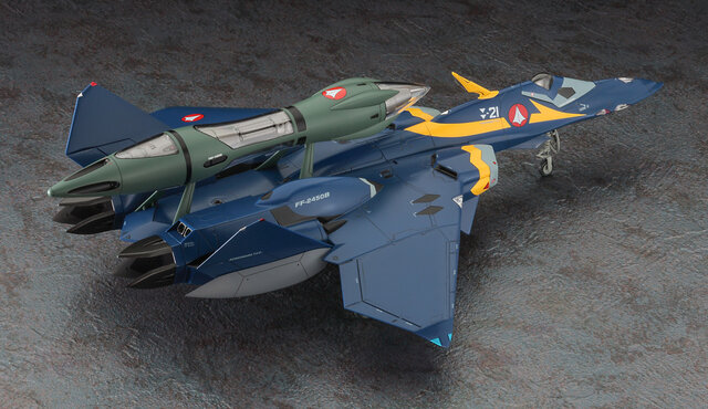 「マクロスプラス」もうひとつの主役「YF-21」がフォールドブースター&ファストパック付きでプラモデルになって登場