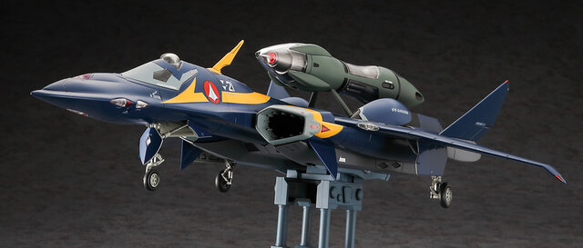 「マクロスプラス」もうひとつの主役「YF-21」がフォールドブースター&ファストパック付きでプラモデルになって登場