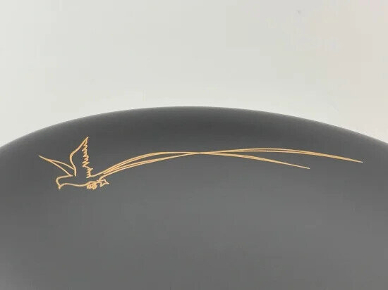 『FF14』輪島塗デザインプレートが再販─金色に輝く「バハムート」と、光の当たり方で様々な色に変化する「エルピスの花」の2種
