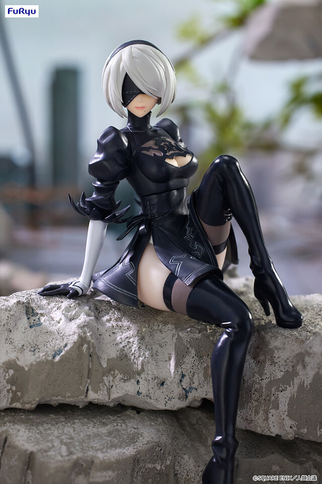 美しい座りポーズで魅せる脚…！「NieR:Automata Ver1.1a」より「2B」のぬーどるストッパーフィギュアが9月中旬よりプライズで順次展開