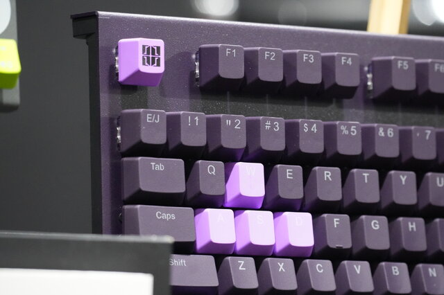 「ホロライブ」獅白ぼたん、ラプラス・ダークネスのゲーミングキーボードがお披露目！REALFORCE × ホロライブコラボ記念トークショウレポート【TGS2024】