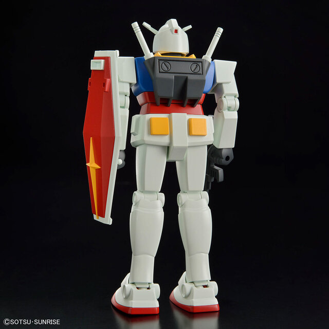 45年間で培った技術と進化の証！初代ガンプラ「1/144 ガンダム」のリバイバルキットが発売