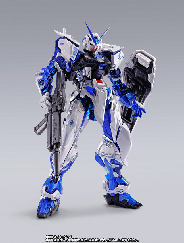 同シリーズからは今年8月に「METAL BUILD ブルーフレーム」も登場していました。