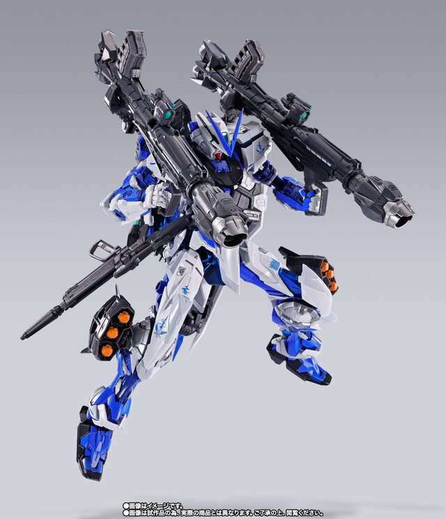 同シリーズからは今年8月に「METAL BUILD ブルーフレーム」も登場していました。