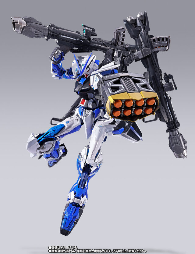 同シリーズからは今年8月に「METAL BUILD ブルーフレーム」も登場していました。