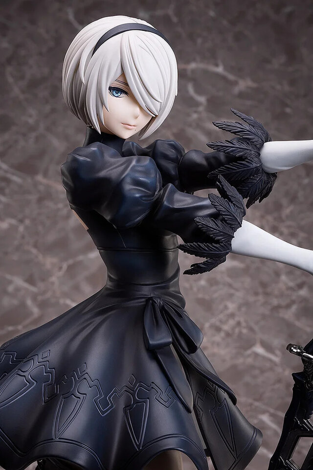 スラリとした美脚まで、1/4スケールで再現！「NieR:Automata」2Bフィギュアの圧倒的存在感