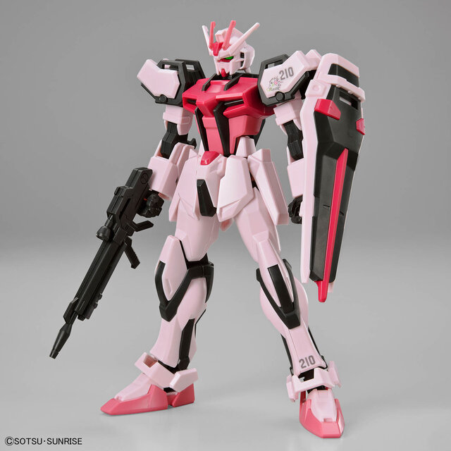 「機動戦士ガンダムSEED」シリーズよりEG「ストライクルージュ」と、オプションパーツセット「ガンバレルストライカー」が同時発売！