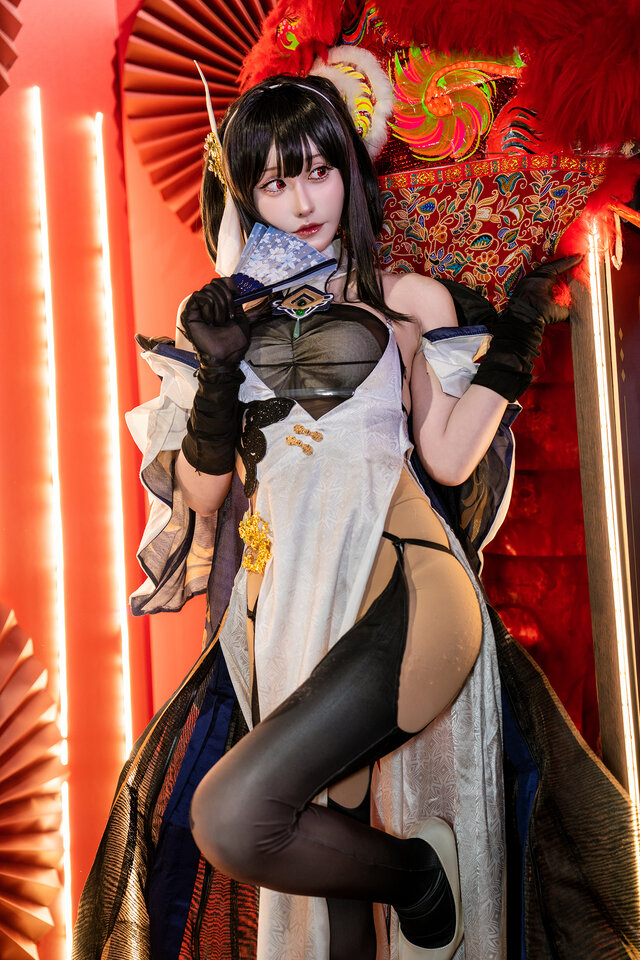 鎮海『アズールレーン』／にゃるまー。（X：@himononeko）