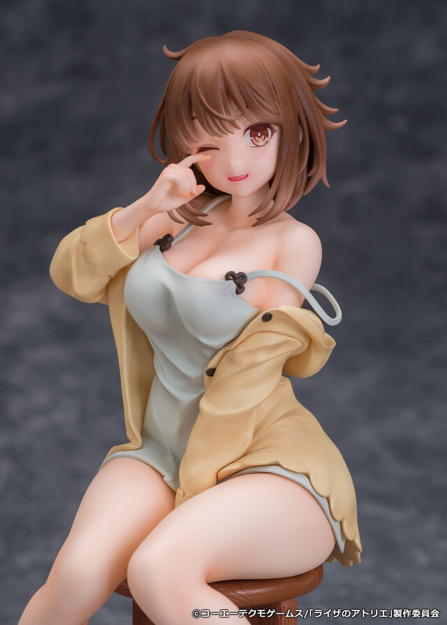 座ってても分かる凄い太もも！ナイトウェア姿の「ライザ」1/7スケールフィギュアが予約受付中