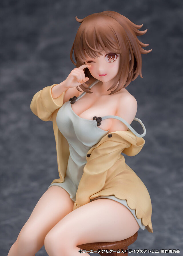 座ってても分かる凄い太もも！ナイトウェア姿の「ライザ」1/7スケールフィギュアが予約受付中