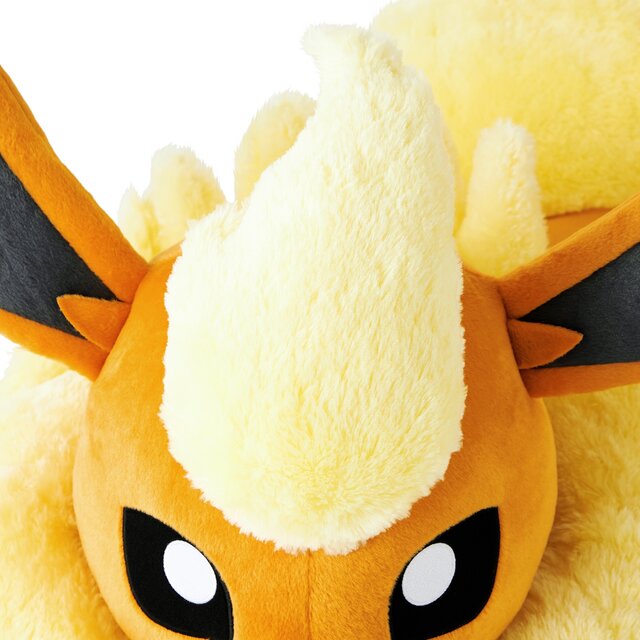 『ポケモン』イーブイとその進化形たちの「等身大ぬいぐるみ」が受注販売！第1弾として「シャワーズ」「サンダース」「ブースター」が予約受付中