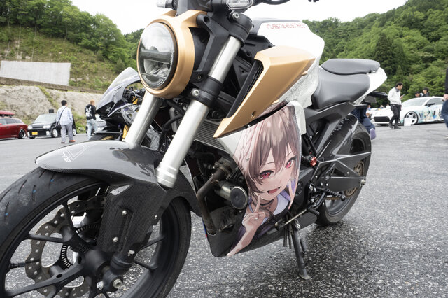 ガルウィングの湊あくあ&紫咲シオンがイカす!「ホロライブ」「にじさんじ」など奥伊吹に集まったVTuber痛車まとめ【ARCChampionship 2025フォトレポ】