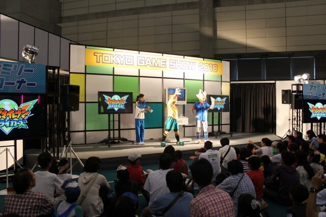 【TGS 2010】ステージも大盛り上がり～Wii『イナズマイレブン ストライカーズ』 