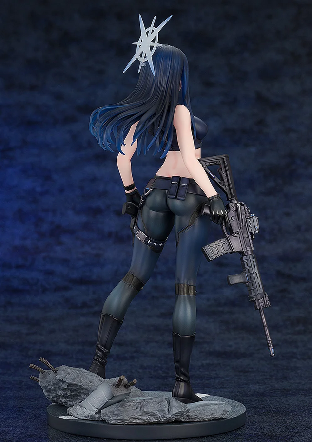 鍛え上げられた腹筋にドキッ！『ブルアカ』「サオリ」フィギュアが最高にクール、特徴的なコート、メカニカルなマスクなども完全再現