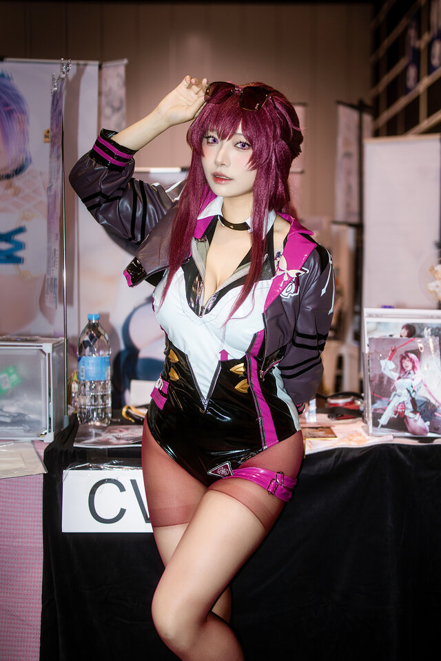 カフカ『崩壊：スターレイル』／Aoi（Instagram：aoi._.9z）