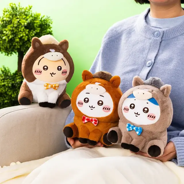 「ちいかわ ハッピーバッグ2026（午年）」受注締切迫る！馬になったぬいぐるみや、ユニークな絵柄のポストカードブックなど計9アイテムがセットに