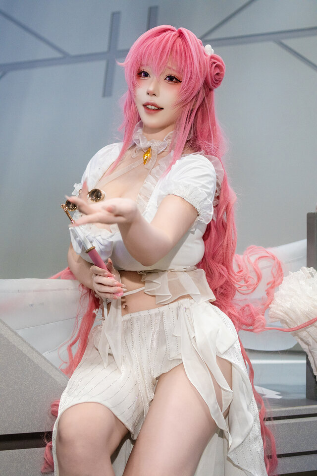 ドロシー『勝利の女神:NIKKE』／菌烨tako（X：@Takomayuyi）【勝利の女神:NIKKEブース】