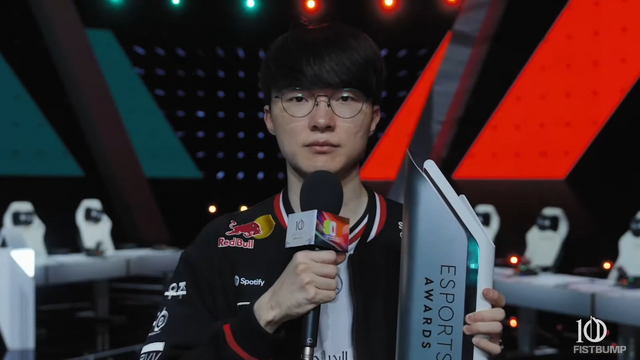 Fakerが“10年間のeスポーツ界の功績を称える”「Decade Awards」を受賞―チーム部門「T1」、コーチ部門「kkOma」ゲーム部門『LoL』など、T1が複数受賞する結果に