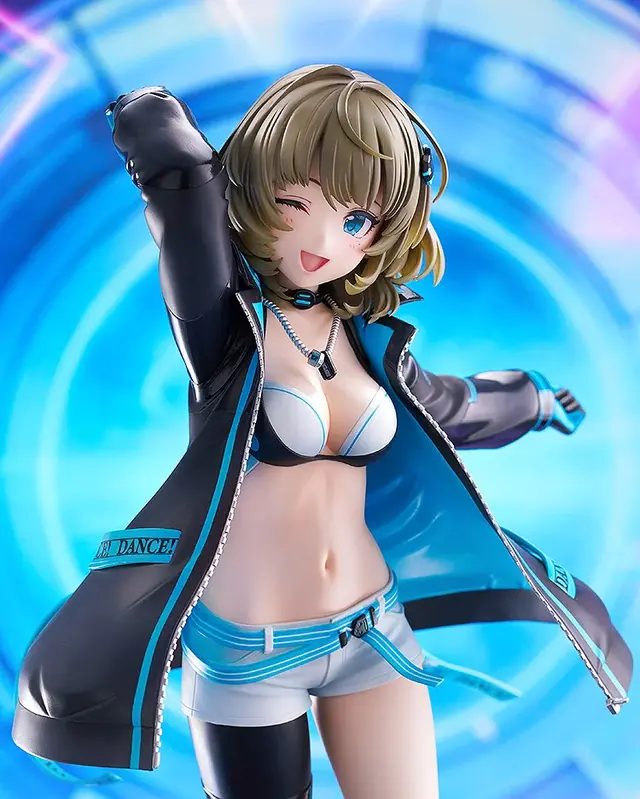ジャケットの下には大胆なダンス衣装！『デレマス』より「高垣楓」1/7スケールフィギュアが予約受付中ーブラックライトを当てることで青く発光