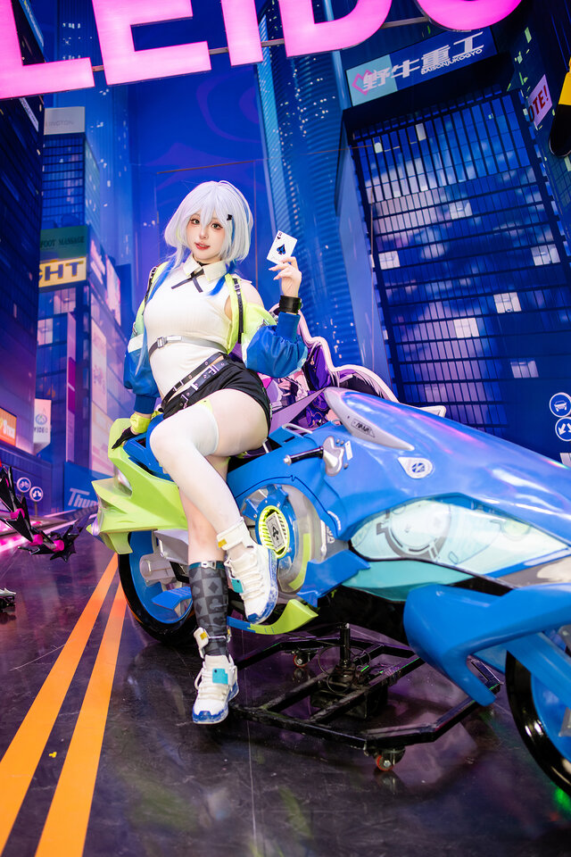 ナナ／Sylwia_Yip（X：@Sylwia_Yip）