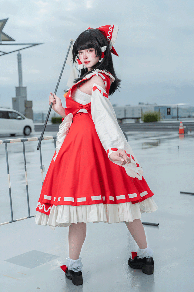 博麗霊夢／東雲まりあ（X：@Usamochi_love）